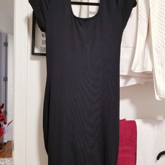 Black Dress (Large) - Picture 6 of 6